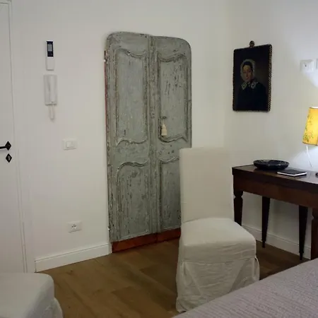La Dimora Del Conte Bracco B. Guest house *