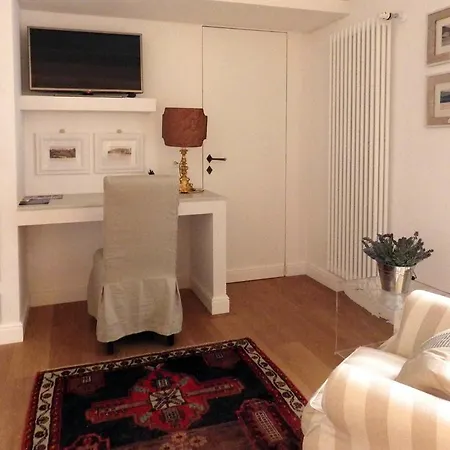 La Dimora Del Conte Bracco B. Guest house Albenga