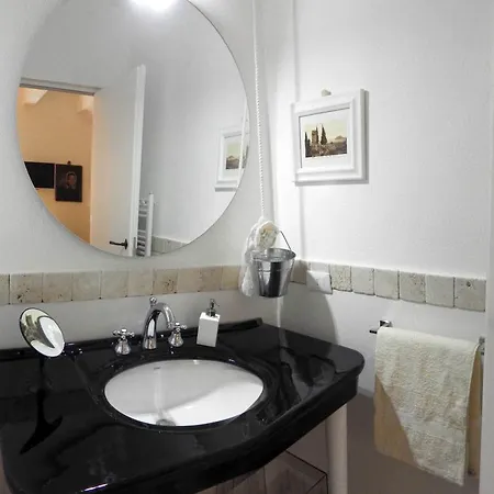 La Dimora Del Conte Bracco B. Guest house Albenga